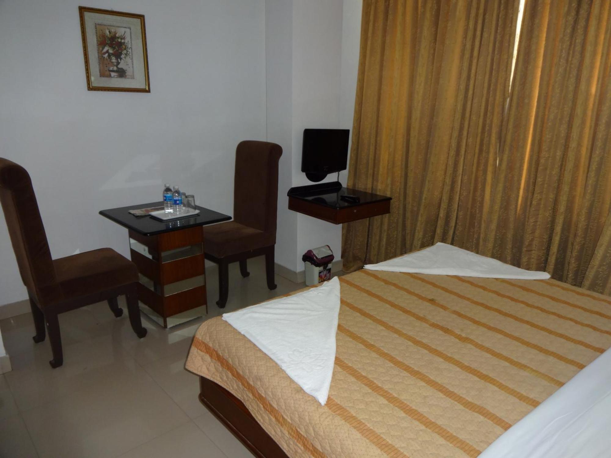 Lotus Comfort - A Pondy Hotel Pondichéry Extérieur photo